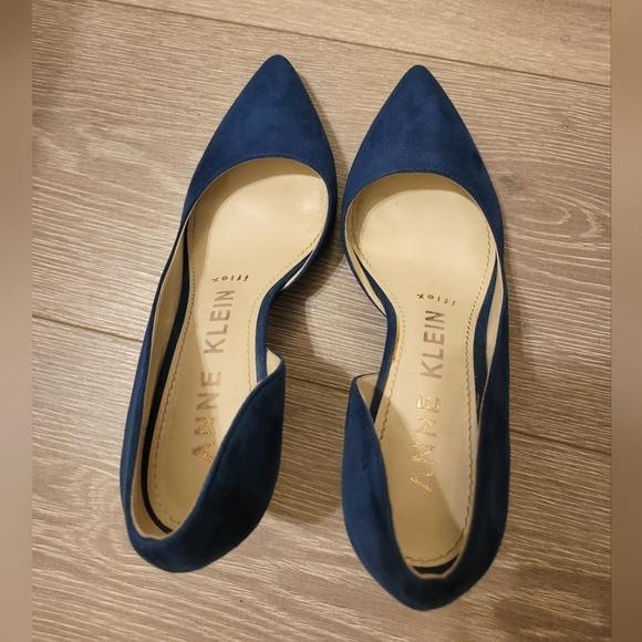 Anne Klein (iflex) | Blue Suede | D'Orsay Heels | Size 6 M - Picture 6 of 10